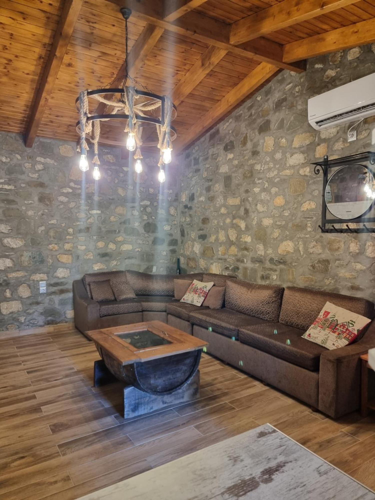 House With Big Garden And Barbeque In Nature Vourgareli Ngoại thất bức ảnh